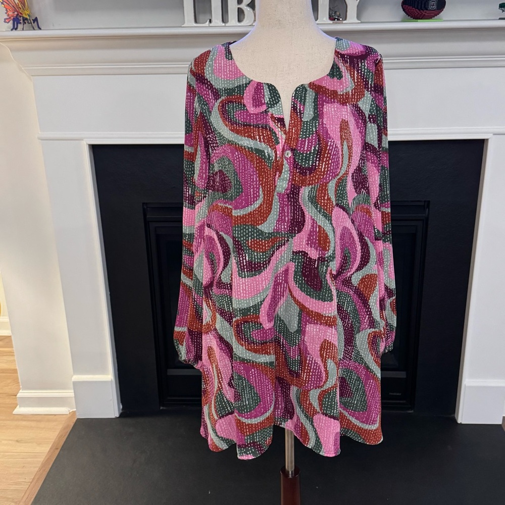 Adrienne Abstract Print Long Sleeve Tunic Top – Size Medium